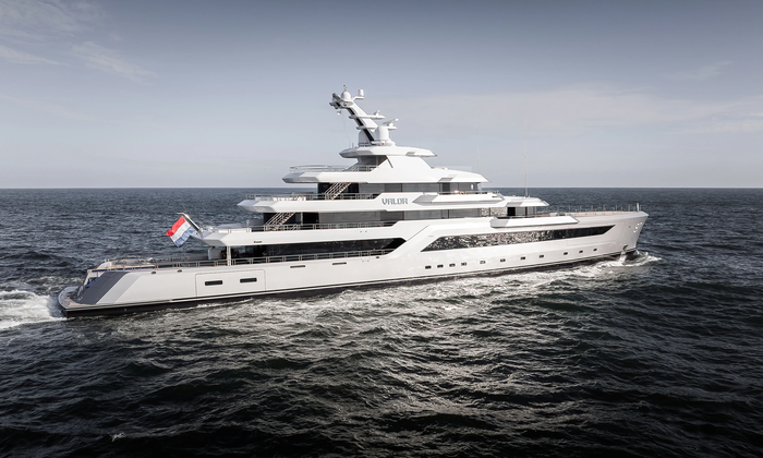 Project 715 named motor yacht Valor