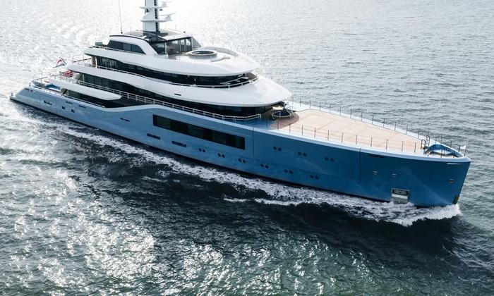 Blue in Context - Latest Amels 80 Begins Sea Trials press image
