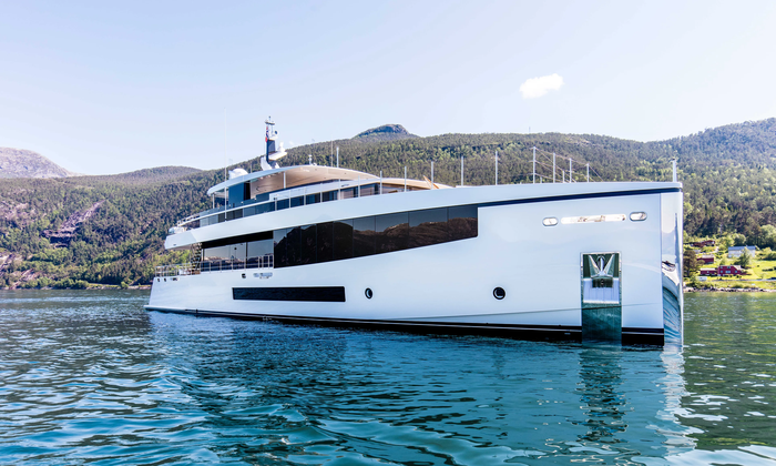 Feadship Blue Sky 2013