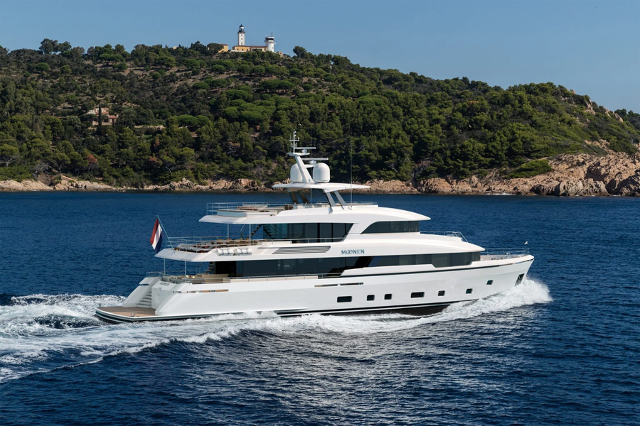 Moonen 122 Martinique — official builder image